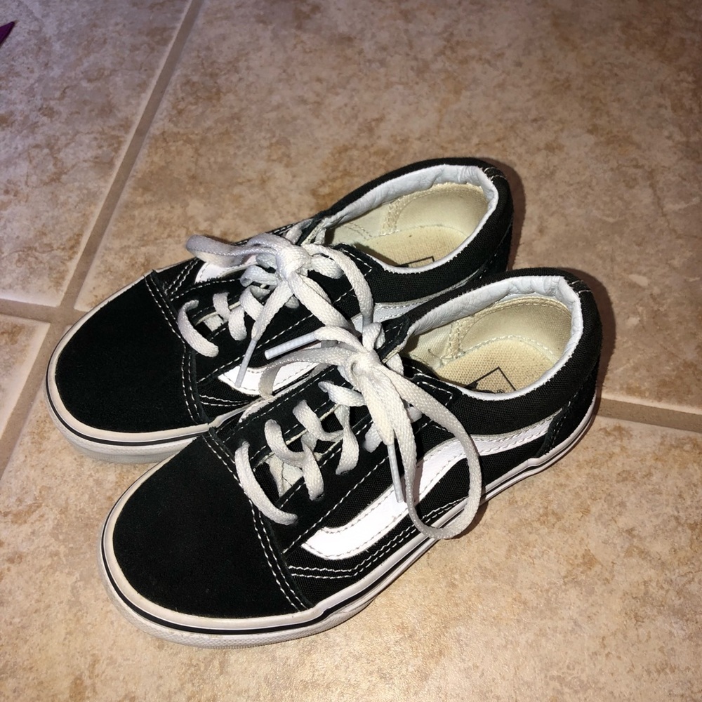 KIDS lowtop black vans